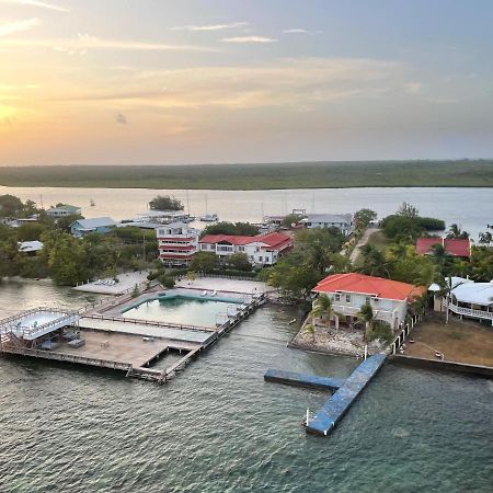 Coral View Beach Resort Utila Exteriör bild