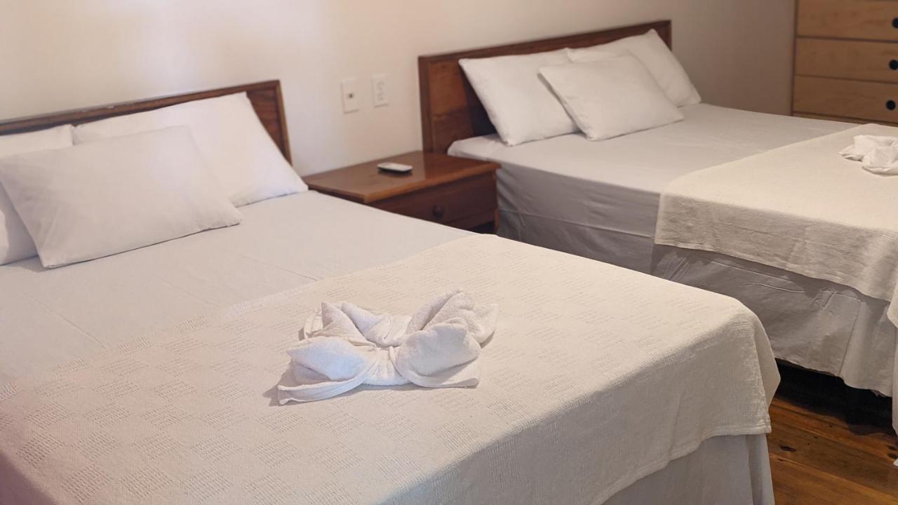 Coral View Beach Resort Utila Exteriör bild