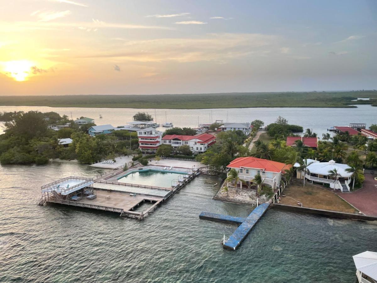 Coral View Beach Resort Utila Exteriör bild