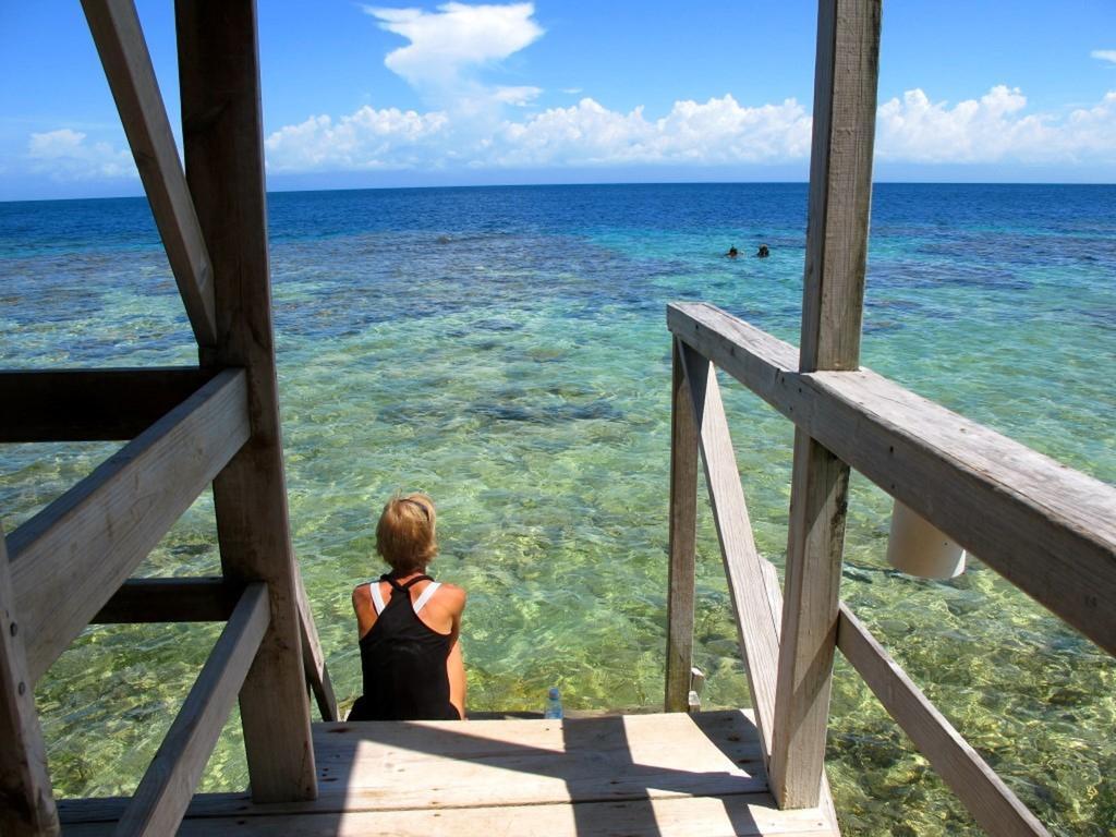 Coral View Beach Resort Utila Exteriör bild